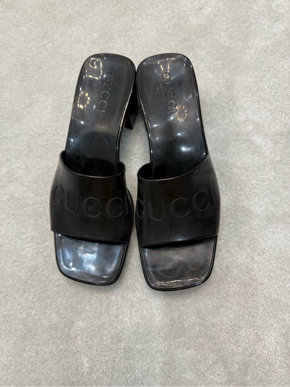 Guccis - Picture 3 of 6